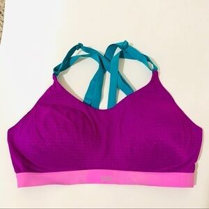 VICTORIA SECRETS• sport bras